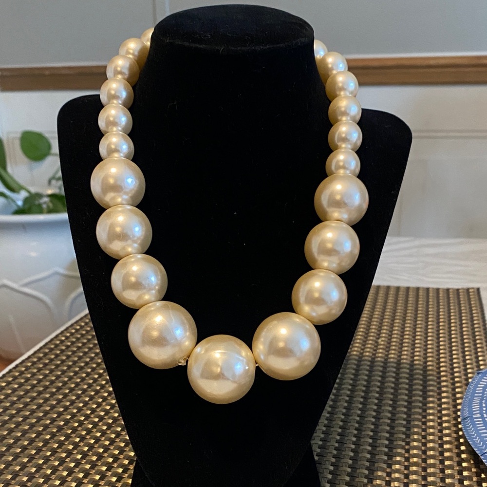 Faux Ivory Pearl Graduated Statement Necklace